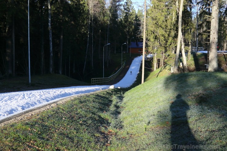 30.11.2013 Siguldā tika atklāta Austrumeiropā pirmā saldētā distanču slēpošanas trase, kas ļauj uzsākt distanču slēpošanas sezonu vēl pirms dabīgā sni 110302