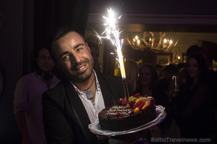 Populārais dziedātājs Roberto Meloni 6.12.2013 svin savu dzimšanas dienu restorānā «Suite» - www.suitelife.lv 110612