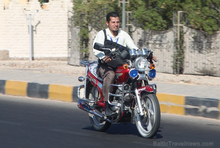 Bildes no ceļu satiksmes Hurgadā un tās apkaimē. Vairāk informācijas par ceļojumiem uz Ēģipti - www.goadventure.lv 110697