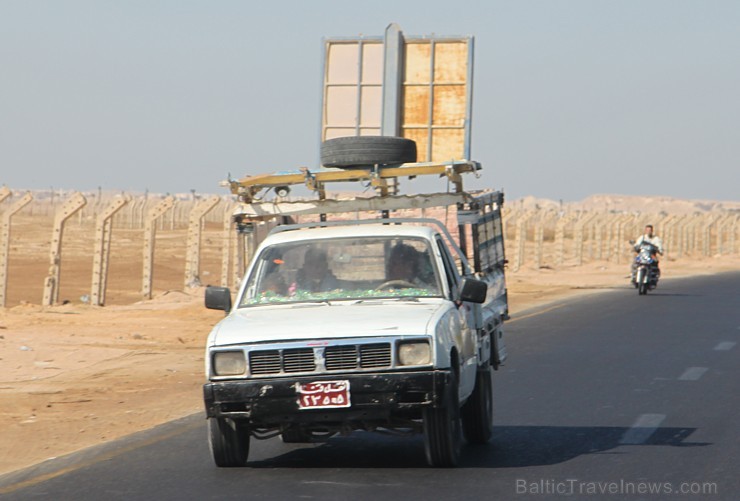 Bildes no ceļu satiksmes Hurgadā un tās apkaimē. Vairāk informācijas par ceļojumiem uz Ēģipti - www.goadventure.lv 110702