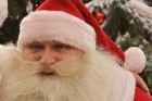 Vecrīgā norisinājies tradicionālais Rīgas Rotari kluba organizētais Ziemassvētku vecīšu labdarības skrējiens, kurā šogad piedalījās ap 300 dalībnieku 1
