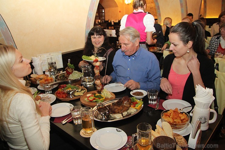 Rīgā atvērās jauns restorāns ar 400 vietām un alus darītavu «Stargorod» 110840