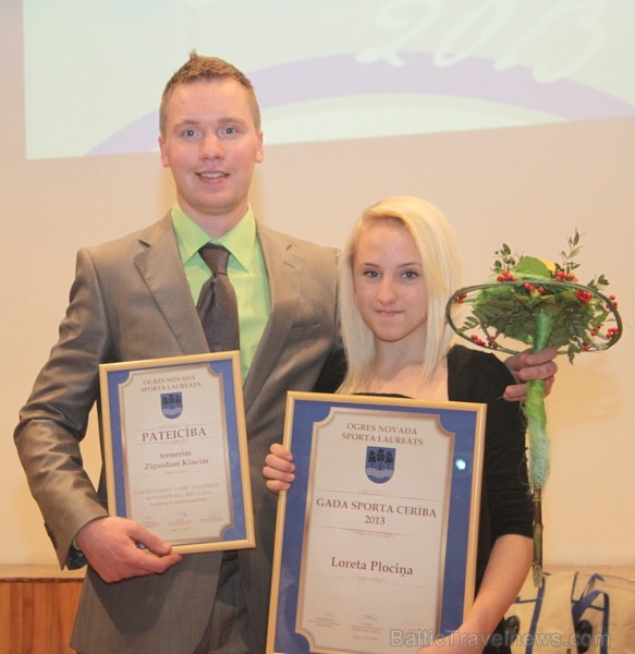 Ogres novada «Sporta laureāts 2013» balvu «Gada sporta cerība 2013» ieguva trenera Zigurda Kinča audzēkne Loreta Plociņa Ogres novada «Sporta laureāts 2013» balvu «Gada sporta cerība 2013» ieguva trenera Zigurda Kinča audzēkne Loreta Plociņa 111042