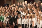 Labdarības akcijas «Eņģeļi pār Latviju» koncerts skan Ogrē 37