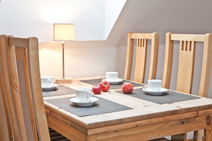 Pašā Žagarkalna virsotnē, kafejnīcas Cafe Popular Sniegā ēkas otrajā stāvā, atrodams apartaments – brīvdienu māja ģimenēm Cēsu vimbas - www.hotelkolon Pašā Žagarkalna virsotnē, kafejnīcas Cafe Popular Sniegā ēkas otrajā stāvā, atrodams apartaments – brīvdienu māja ģimenēm Cēsu vimbas - www.hotelkolon 111239