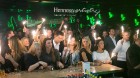 Klubā Coyote fly izskanējis ekskluzīvais koncertšovs Hennessy Artistry, kurā sev neierastā ampluā uzstājās dziedātāja Ieva Sutugova, mūsdienu deju un  35