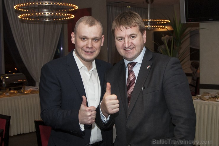 Viesnīcas «Avalon Hotel» direktors Dmitrijs Smetaņins un BalticTravelnews.com direktors Aivars Mackevičs Viesnīcas «Avalon Hotel» direktors Dmitrijs Smetaņins un BalticTravelnews.com direktors Aivars Mackevičs 111432