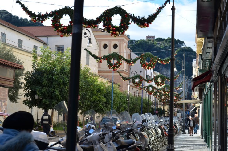 Remiro Travel grandioza Vidusjūras kruīza laikā apskata svētku noskaņās rotāto Sorento Itālijā - www.remirotravel.lv 111592