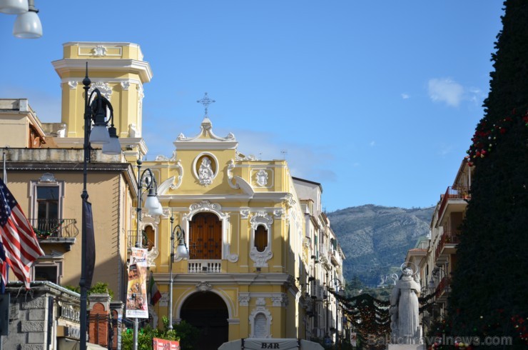 Remiro Travel grandioza Vidusjūras kruīza laikā apskata svētku noskaņās rotāto Sorento Itālijā - www.remirotravel.lv Remiro Travel grandioza Vidusjūras kruīza laikā apskata svētku noskaņās rotāto Sorento Itālijā - www.remirotravel.lv 111594