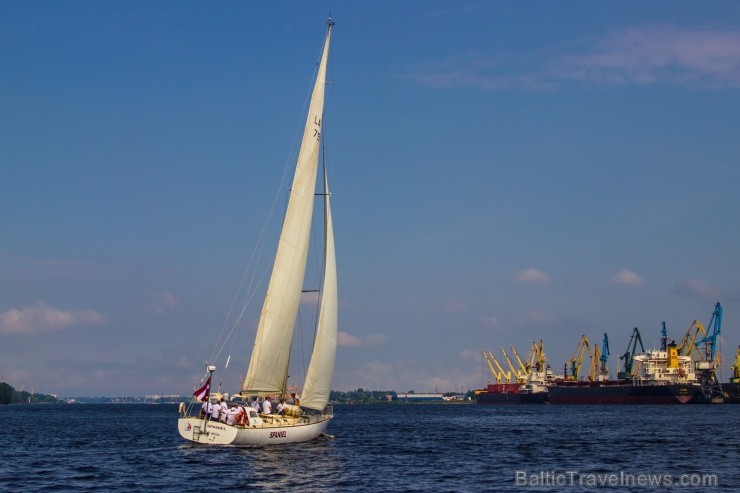 Jahta Spaniel tiek pavadīta ceļā uz The Tall Ships Races 2013 111648