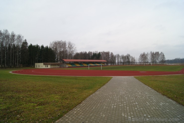 Atjaunotais Biržu stadions, blakus Biržu ezers 112079
