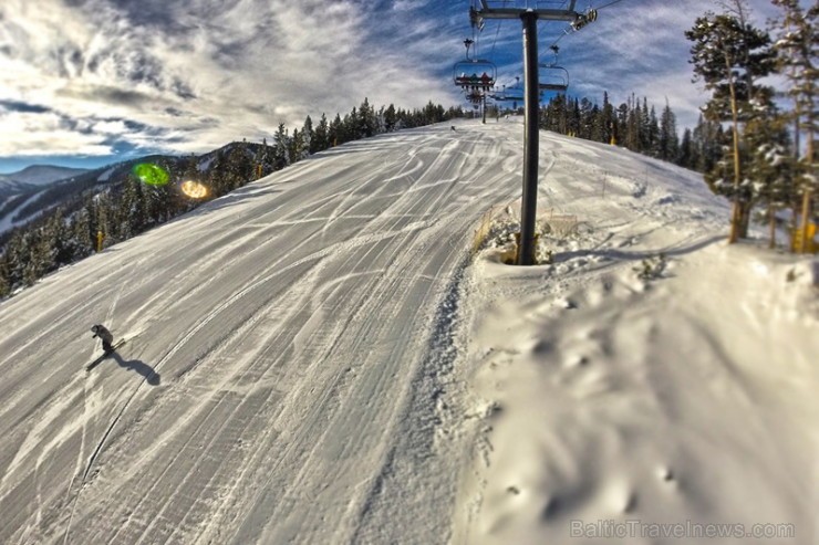 Kolorado Winter Park kūrorts sastāv no trīs savstarpēji savienotām kalnu virsotnēm : Winter Park, Mary Jane, and Vasquez Ridge Kolorado Winter Park kūrorts sastāv no trīs savstarpēji savienotām kalnu virsotnēm : Winter Park, Mary Jane, and Vasquez Ridge 113097
