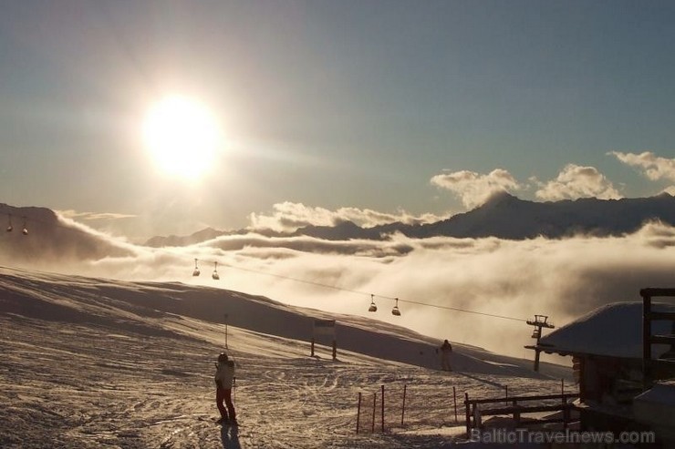 Madonna di Campiglio kūrorts atrodas Itālijas Ziemeļos starp Brenta Dolomītu Alpiem un Adamello-Presanella Glacieriem. Madonna di Campiglio kūrorts atrodas Itālijas Ziemeļos starp Brenta Dolomītu Alpiem un Adamello-Presanella Glacieriem. 113146