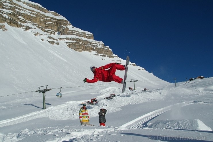 Madonna di Campiglio kūrorts atrodas Itālijas Ziemeļos starp Brenta Dolomītu Alpiem un Adamello-Presanella Glacieriem. 113152