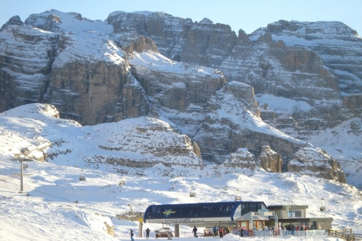 Madonna di Campiglio kūrorts atrodas Itālijas Ziemeļos starp Brenta Dolomītu Alpiem un Adamello-Presanella Glacieriem. 113158