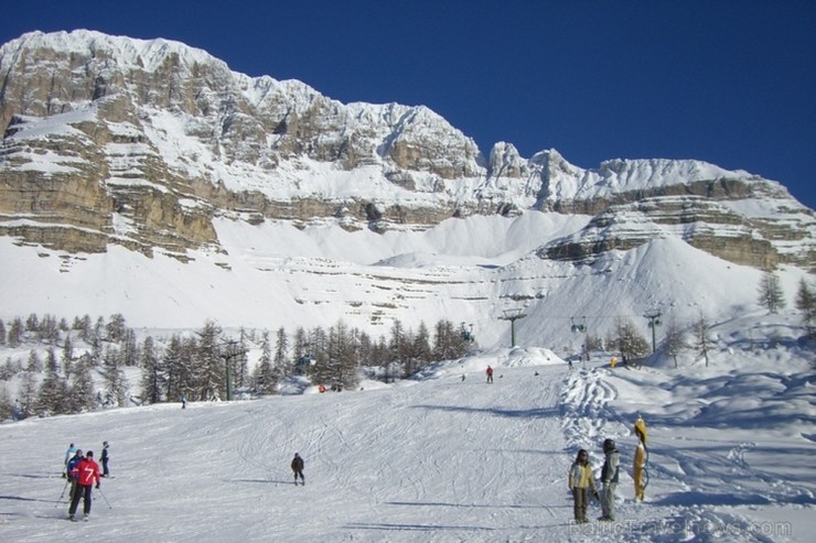 Madonna di Campiglio kūrorts atrodas Itālijas Ziemeļos starp Brenta Dolomītu Alpiem un Adamello-Presanella Glacieriem. 113159