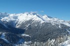 Madonna di Campiglio kūrorts atrodas Itālijas Ziemeļos starp Brenta Dolomītu Alpiem un Adamello-Presanella Glacieriem. 10
