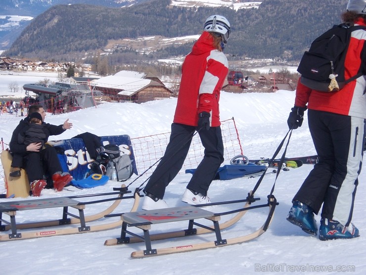 Atrakciju parks piedāvā slēpošanas skolu bērniem, kā arī iespēju izīrēt visvienkāršākos atribūtus - ragavas un piepūšamās kameras. 113161