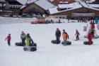 Atrakciju parks atrodas Kronplacas slēpošanas kūrortā (Itālijas Dolomītu Alpi). Tas piedāvā slēpošanas skolu bērniem, kā arī ragavas un piepūšamās kam 4