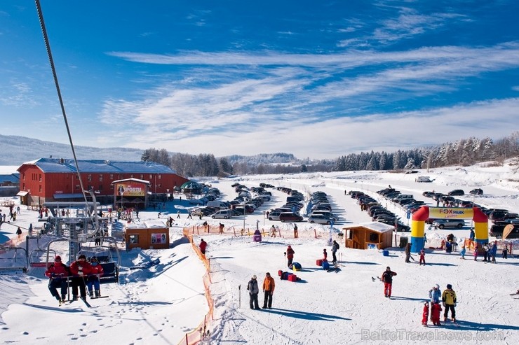 Čehijas Dienvidrietumos pie Austrijas robežas atrodas Lipno slēpošanas kūrorts, kas piedāvā vairākas trases ar dažāda veida pacēlājiem, kā arī citas a 113221