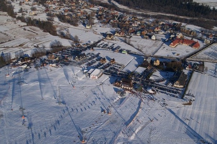 Bialka Tatrzanska kūrorts apvieno trīs slēpošanas centrus - Kotelnica, Kaniowka un Bania. Centri ir apvienojušies un piedāvā iegādāties apvienoto ieej Bialka Tatrzanska kūrorts apvieno trīs slēpošanas centrus - Kotelnica, Kaniowka un Bania. Centri ir apvienojušies un piedāvā iegādāties apvienoto ieej 113281