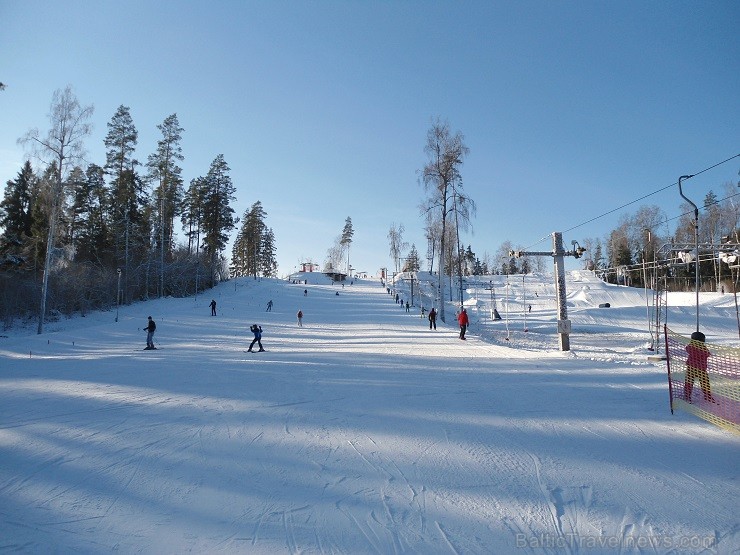 26.01.2014 Riekstukalna apmeklētājus sals nebiedēja. Par spīti lielajam aukstumam ziemas priekus baudīja gan mazi, gan lieli 113317