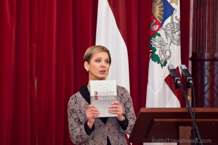 Atzīmējot pirms 79 gadiem iedibinātu tradīciju,Melngalvju namā uz svinīgu pasākumu bija aicināti skolu vadītāji, Valsts un pašvaldību amatpersonas, kā Atzīmējot pirms 79 gadiem iedibinātu tradīciju,Melngalvju namā uz svinīgu pasākumu bija aicināti skolu vadītāji, Valsts un pašvaldību amatpersonas, kā 113772
