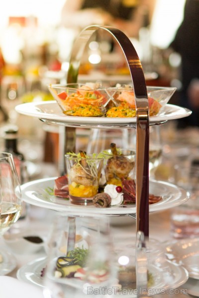 Katru svētdienu no pulksten 12:00 līdz 17:00 elegantajā restorānā Caviar Club notiek vēlās brokastis, kas ir šīs sezonas jaunums viesnīcā Baltic Beach 113834
