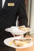 Katru svētdienu no pulksten 12:00 līdz 17:00 elegantajā restorānā Caviar Club notiek vēlās brokastis, kas ir šīs sezonas jaunums viesnīcā Baltic Beach 12