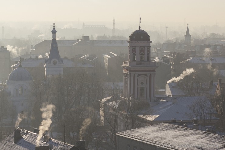 Visiespaidīgākais Jelgavas apskates objekts, bez kura Jelgavas apmeklējums nebūtu pilnīgs, ir Jelgavas Sv. Trīsvienības baznīcas tornis 113865