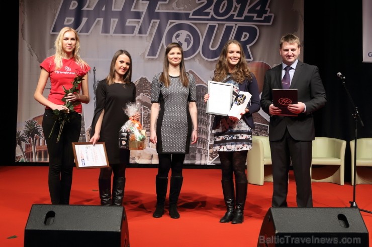 «GADA CILVĒKS TŪRISMĀ 2013» nominācijas «Tūrisma mājas lapa 2013» laureāta titulu par Aerodium.lv iegūst Līga Gablika (Aerodium.lv). Foto: J. Ķilkuts, 114337