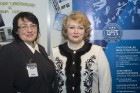 No kreisās Baltijas Starptautiskās akadēmijas pārstāve Elvīra Erlecka un Tūrisma vadības programmas direktore Marina Gunare 28