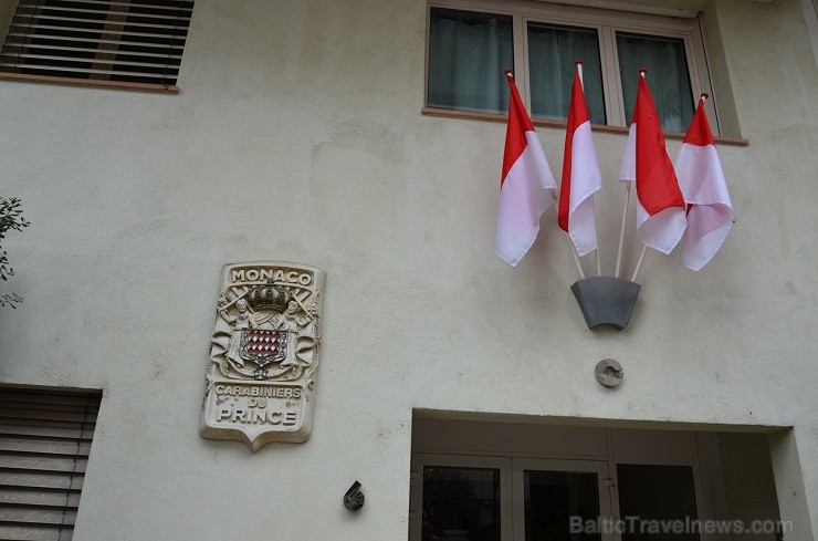 Monako nacionālie svētki ir 19.novembris. Mēs esam ieradušies 18.novembrī. Karoga krāsas ir sarkanā un baltā 114771