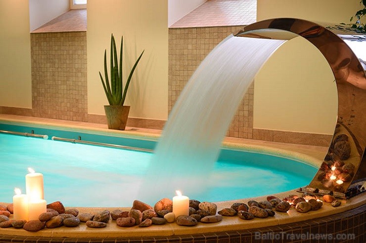 Tur nepiespiestā gaisotnē iespējams baudīt lutinošas un lolojošas SPA & SPE procedūras. Vairāk informācijas www.ladaile.lv Tur nepiespiestā gaisotnē iespējams baudīt lutinošas un lolojošas SPA & SPE procedūras. Vairāk informācijas www.ladaile.lv 114786