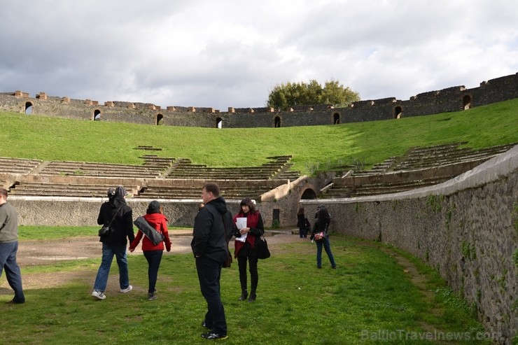 Pompeju amfiteātrī. www.remirotravel.lv 115226