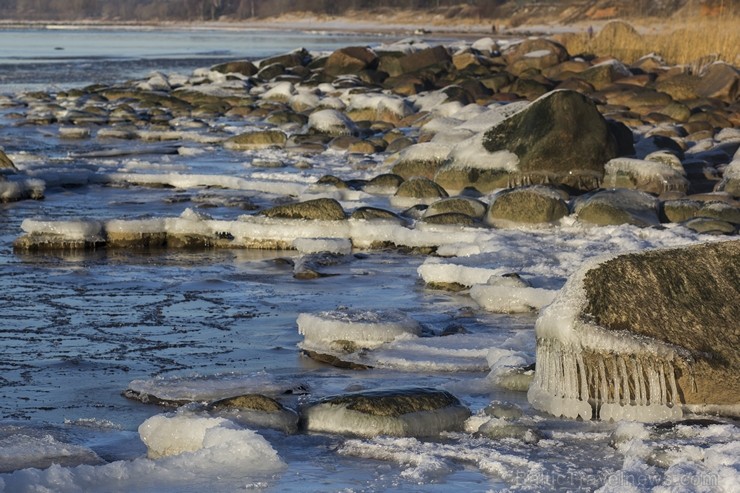 Katru ziemu Tūjas pludmale pārvēršas par dabas radītu mākslas darbu 115314