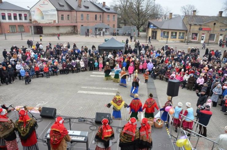 Jēkabpilī 1.martā Vecpilsētas laukumā notikusi Ziemas pavadīšana un Pavasara sagaidīšana jeb Masļeņicas svinēšana, ko ik gadu organizē Jēkabpils kriev 115630