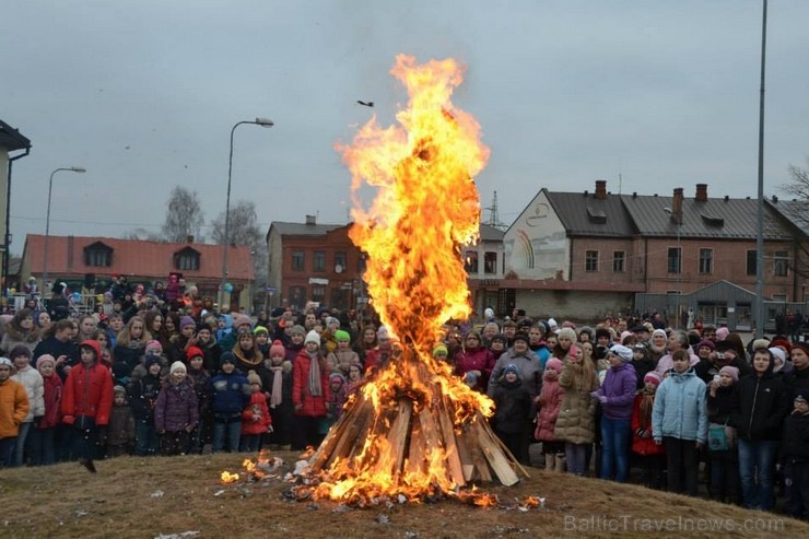 Jēkabpilī 1.martā Vecpilsētas laukumā notikusi Ziemas pavadīšana un Pavasara sagaidīšana jeb Masļeņicas svinēšana, ko ik gadu organizē Jēkabpils kriev 115648