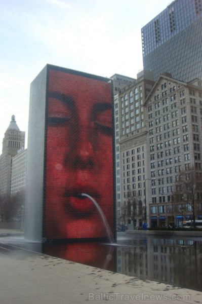 Parkā var apskatīt interaktīvu video skulptūru - Crown Fountain 115925