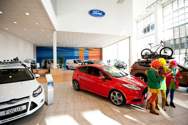 Inchcape Motors Latvija, oficiālā BTA Sieviešu dienas rallija auto – FORD zīmola pārstāvis Latvijā, izveidojis vienu no lielākajām t.s. selfiju galeri Inchcape Motors Latvija, oficiālā BTA Sieviešu dienas rallija auto – FORD zīmola pārstāvis Latvijā, izveidojis vienu no lielākajām t.s. selfiju galeri 116596