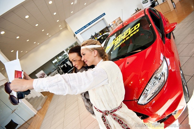 Inchcape Motors Latvija, oficiālā BTA Sieviešu dienas rallija auto – FORD zīmola pārstāvis Latvijā, izveidojis vienu no lielākajām t.s. selfiju galeri 116604