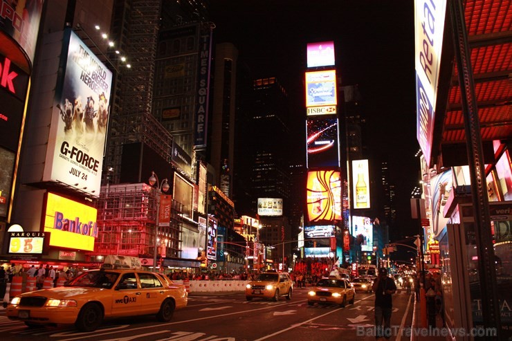 Taimskvērs ir spožu reklāmu izgaismots komericiāls rajons, un viena no apmeklētākajām vietām Ņujorkā 116882