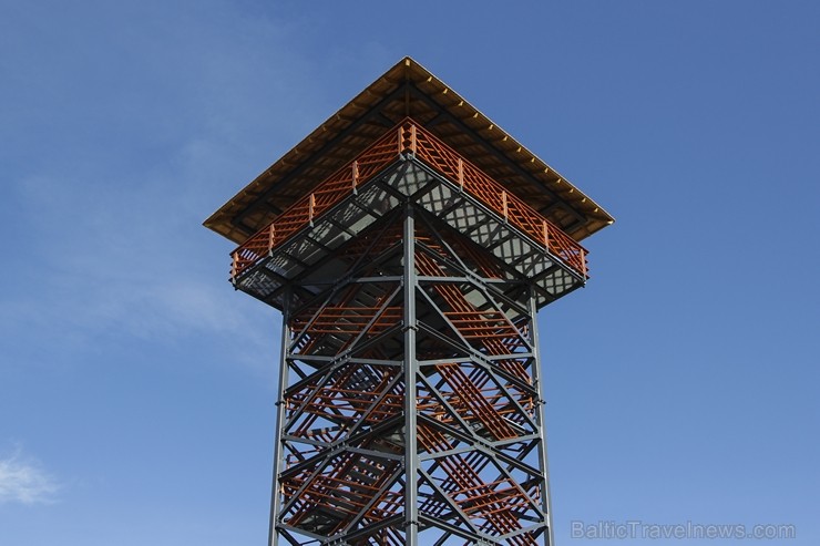 Skatu tornis Kristakrūgā ļauj pārlūkot Teiču dabas rezervātu jebkuram garāmbraucējam 117118