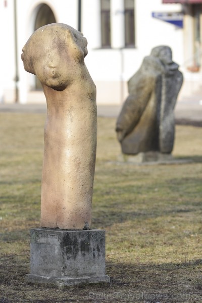 Skulptūru dārzs Daugavpilī ir jauka pastaigu un atpūtas vieta 117157