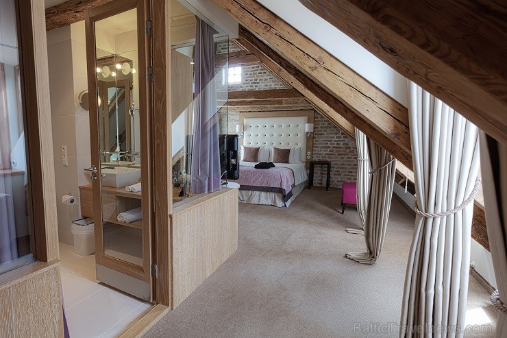 5* viesnīcā atrodas eleganti apartamenti, zivju restorāns Le Dome un miera oāze Dome SPA. Viesnīcā iespējams rīkot arī sanāksmes un pasākumus. Vairāk 5* viesnīcā atrodas eleganti apartamenti, zivju restorāns Le Dome un miera oāze Dome SPA. Viesnīcā iespējams rīkot arī sanāksmes un pasākumus. Vairāk 117346