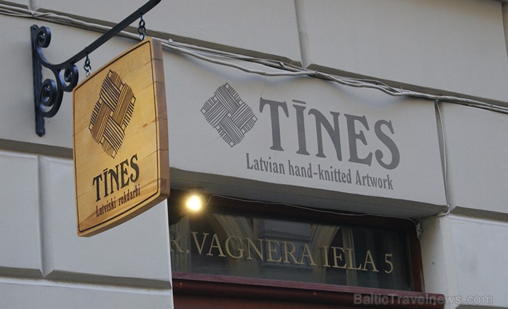 Siltais pavasara laiks ir kā radīts nesteidzīgai pastaigai pa Vecrīgu. Lai gan daudziem tā šķiet jau zināma, tomēr, iespējams, ar katru reizi var atkl Siltais pavasara laiks ir kā radīts nesteidzīgai pastaigai pa Vecrīgu. Lai gan daudziem tā šķiet jau zināma, tomēr, iespējams, ar katru reizi var atkl 117503