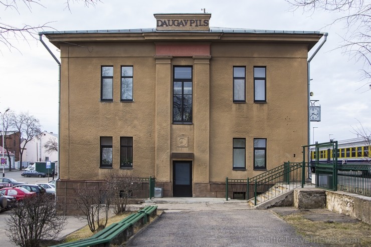 Grandiozā Daugavpils dzelzceļa stacija kļuvusi par populāru tūristu apskates objektu 117560