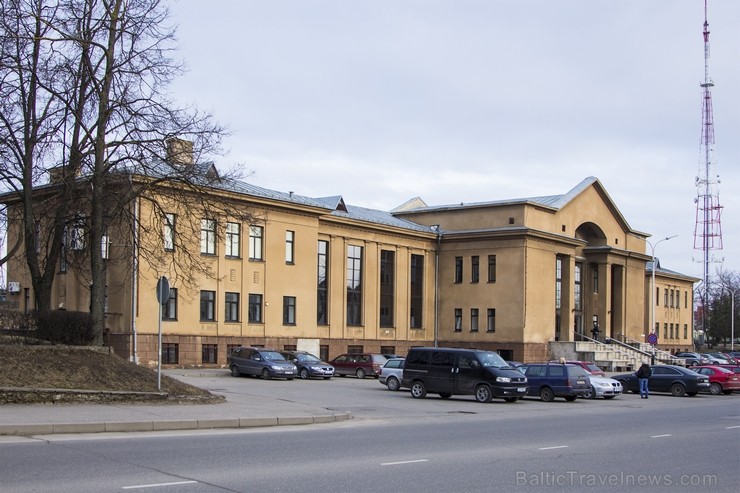 Stacija ir ierīkota līdz ar dzelzceļa līnijas Rīga—Daugavpils izbūvi 1861. gadā 117563