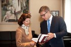No 26. līdz 27. martam Rīgā viesojas Zviedrijas karaļpāris. Trešdien karaliene Silvija apmeklēja Rīgas Rātsnamu 7