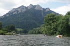 Ar plostiem pa upi - Pijenini nacionālais parks, Červený Kláštor. Aizraujošs brauciens ar plostiem pa Polijas - Slovākijas robežupi Dunajec, jautru, n 1